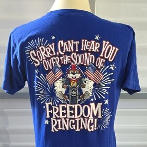 Buc-Ees Blue Graphic Tee with‎ Patriotic Design Size Medium